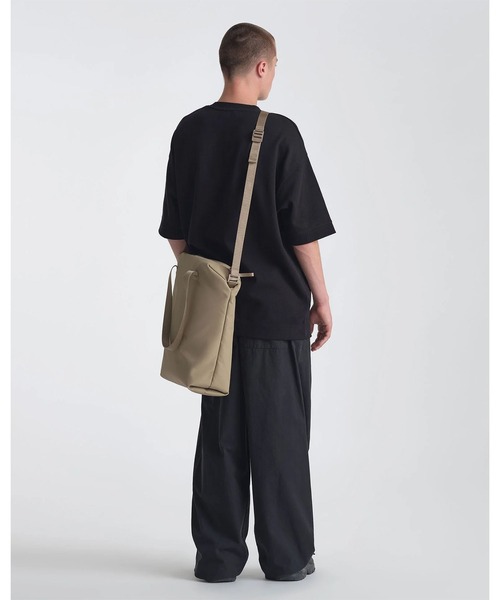 ESTNATION(エストネーション)の「Urth / Arkose Tote(トートバッグ・メンズ・ブラック・FREE)」の8枚目の写真