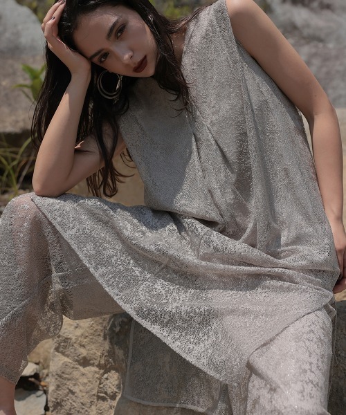 Callarus（カラルス）の「ライトニング総レースワンピースワイドパンツセットアップドレス（ワンピース＋パンツ）〔Callarus〕（パンツドレス・レディース・ブラック/グレー/モカ・M/L/LL/3L）」の13枚目の写真