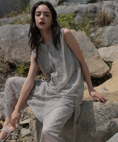 Callarus（カラルス）の「ライトニング総レースワンピースワイドパンツセットアップドレス（ワンピース＋パンツ）〔Callarus〕（パンツドレス・レディース・ブラック/グレー/モカ・M/L/LL/3L）」の14枚目の写真