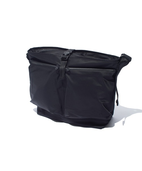 F/CE. (エフシーイー)の「F/CE. RECYCLE TWILL COURIER SHOULDER / エフシーイー リサイクルツイルクーリエショルダー(メッセンジャーバッグ・メンズ・ブラック・FREE)」の4枚目の写真