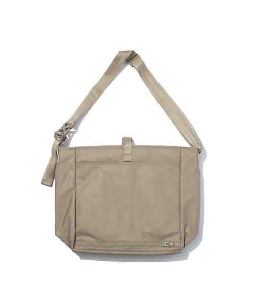 F/CE. (エフシーイー)の「F/CE. RECYCLE TWILL COURIER SHOULDER / エフシーイー リサイクルツイルクーリエショルダー(メッセンジャーバッグ・メンズ・ブラック・FREE)」の3枚目の写真