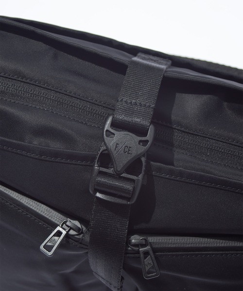 F/CE. (エフシーイー)の「F/CE. RECYCLE TWILL COURIER SHOULDER / エフシーイー リサイクルツイルクーリエショルダー(メッセンジャーバッグ・メンズ・ブラック・FREE)」の6枚目の写真