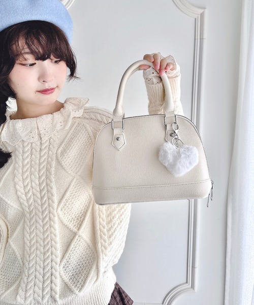 Loueme（ルエム）の「ハートファーチャーム2WAYボストンバッグ（ボストンバッグ・レディース・ブラック/アイボリー/ピンク/ブラウン・FREE）」の11枚目の写真