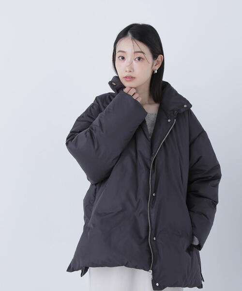 NATURAL BEAUTY BASIC（ナチュラルビューティーベーシック）の「◇シームレスミドルダウン（ダウンジャケット/コート・レディース・ブラック/オフホワイト・SMALL/MEDIUM）」の7枚目の写真