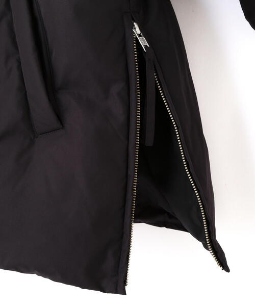 NATURAL BEAUTY BASIC（ナチュラルビューティーベーシック）の「◇シームレスミドルダウン（ダウンジャケット/コート・レディース・ブラック/オフホワイト・SMALL/MEDIUM）」の11枚目の写真