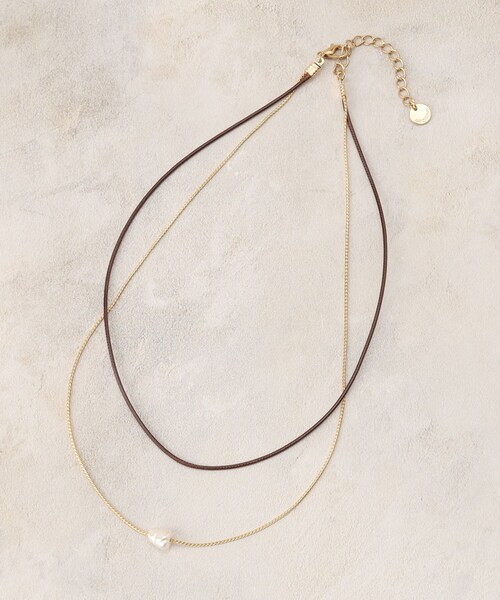 OPAQUE.CLIP（オペークドットクリップ）の「コード×チェーン×フェイクパールネックレス（ネックレス・レディース・ブラウン系その他/ブラック・00）」の2枚目の写真