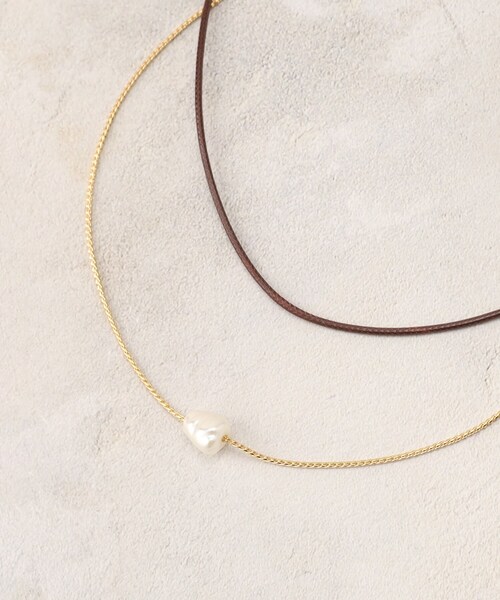 OPAQUE.CLIP（オペークドットクリップ）の「コード×チェーン×フェイクパールネックレス（ネックレス・レディース・ブラウン系その他/ブラック・00）」の4枚目の写真