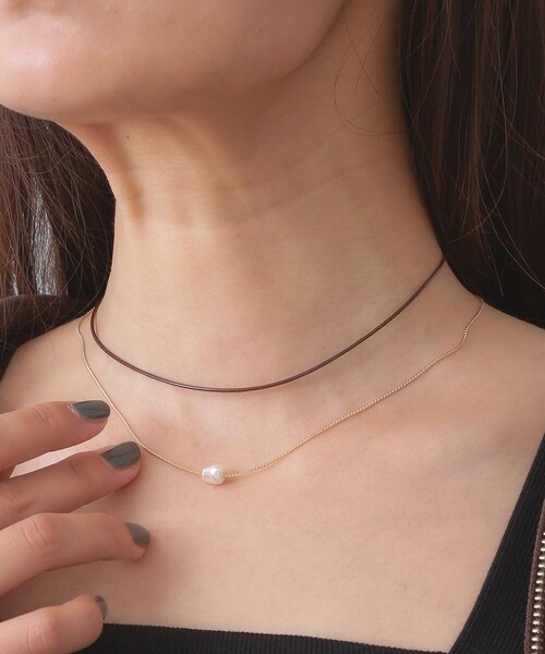 OPAQUE.CLIP（オペークドットクリップ）の「コード×チェーン×フェイクパールネックレス（ネックレス・レディース・ブラウン系その他/ブラック・00）」の7枚目の写真