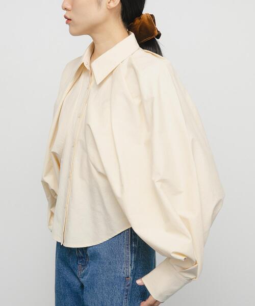 KBF(ケイビーエフ)の「ボリュームスリーブクロップドシャツ(シャツ/ブラウス・レディース・グリーン系その他/ブラウン系その他/ライトベージュ・ONE)」の6枚目の写真