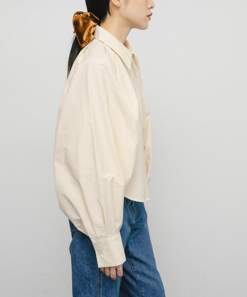 KBF(ケイビーエフ)の「ボリュームスリーブクロップドシャツ(シャツ/ブラウス・レディース・グリーン系その他/ブラウン系その他/ライトベージュ・ONE)」の7枚目の写真