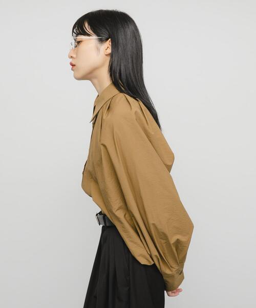 KBF(ケイビーエフ)の「ボリュームスリーブクロップドシャツ(シャツ/ブラウス・レディース・グリーン系その他/ブラウン系その他/ライトベージュ・ONE)」の16枚目の写真