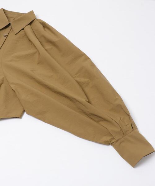 KBF(ケイビーエフ)の「ボリュームスリーブクロップドシャツ(シャツ/ブラウス・レディース・グリーン系その他/ブラウン系その他/ライトベージュ・ONE)」の21枚目の写真