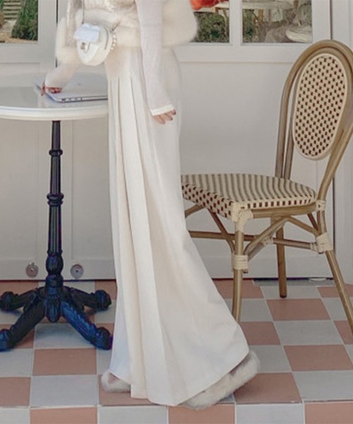 LAFFMO（ラフモ）の「タック入りフレアスラックス（スラックス・レディース・ブラック/ネイビー/オフホワイト/キャメル・M/L）」の22枚目の写真