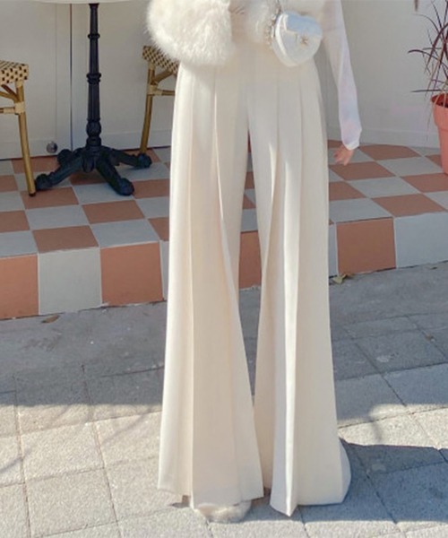 LAFFMO（ラフモ）の「タック入りフレアスラックス（スラックス・レディース・ブラック/ネイビー/オフホワイト/キャメル・M/L）」の19枚目の写真