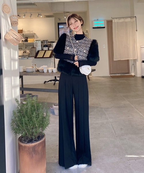 LAFFMO（ラフモ）の「タック入りフレアスラックス（スラックス・レディース・ブラック/ネイビー/オフホワイト/キャメル・M/L）」の13枚目の写真