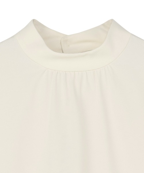 TOKYO SHIRTS（トウキョウシャツ）の「ストレッチジョーゼット 袖プリーツ ハイネック ブラウス（シャツ/ブラウス・レディース・オフホワイト/チャコール・M/L）」の5枚目の写真