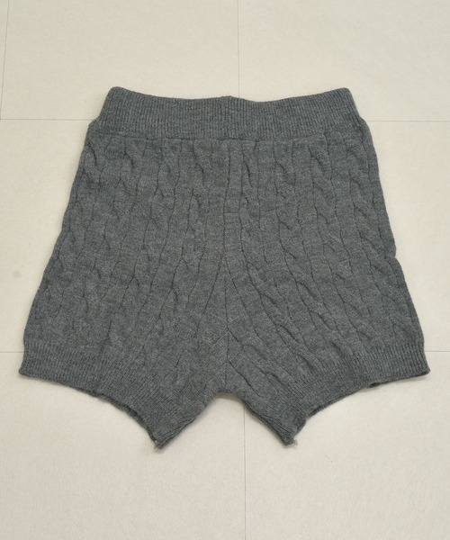 DAY CLOSET(デイ クローゼット)の「【セットアップ】長袖ケーブル編みスキッパーニットトップス+リブショートパンツ 上下2点セット レディース(ニット/セーター・レディース・ホワイト/グレー/ブラック・FREE)」の21枚目の写真