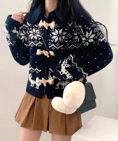 SHEENA(シーナ)の「トグルボタンノルディック柄襟付きニットカーディガン(カーディガン/ボレロ・レディース・ネイビー/アイボリー/グレー・M)」の7枚目の写真