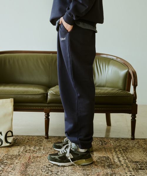 BROKEN BASE(ブロークンベース)の「B.Base Logo Sweatpants / B.Baseロゴスウェットパンツ(スウェットパンツ・メンズ・ネイビー/ブラック/グレー/ホワイト・SMALL/MEDIUM/LARGE)」の7枚目の写真