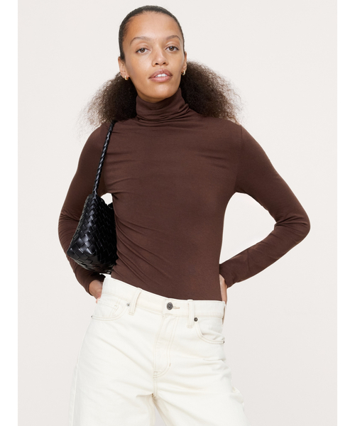 Banana Republic(バナナリパブリック)の「リュクス ウールブレンド タートルネックTシャツ(Tシャツ/カットソー・レディース・チャコールグレー/オレンジ/ブラウン/ブラック/アイボリー/ネイビー・M/S/XS/L)」の5枚目の写真