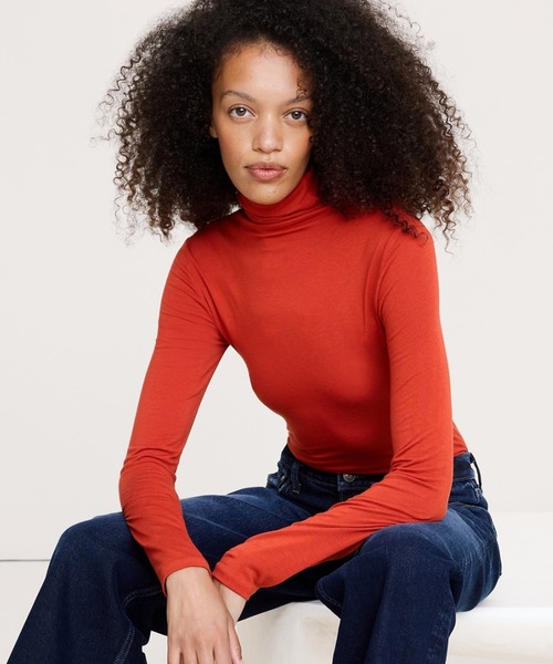 Banana Republic(バナナリパブリック)の「リュクス ウールブレンド タートルネックTシャツ(Tシャツ/カットソー・レディース・チャコールグレー/オレンジ/ブラウン/ブラック/アイボリー/ネイビー・M/S/XS/L)」の1枚目の写真