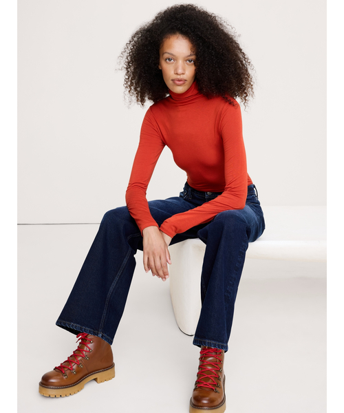 Banana Republic(バナナリパブリック)の「リュクス ウールブレンド タートルネックTシャツ(Tシャツ/カットソー・レディース・チャコールグレー/オレンジ/ブラウン/ブラック/アイボリー/ネイビー・M/S/XS/L)」の14枚目の写真