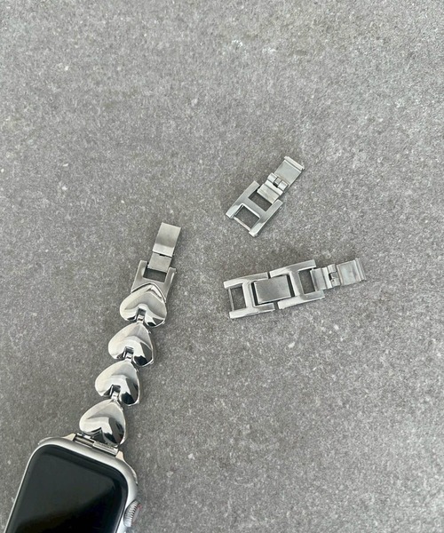 Me%（ミィパーセント）の「【ステンレス】AppleWatch miniハートバンド　605859（デジタル腕時計・レディース・シルバー/ブラック・MEDIUM）」の15枚目の写真