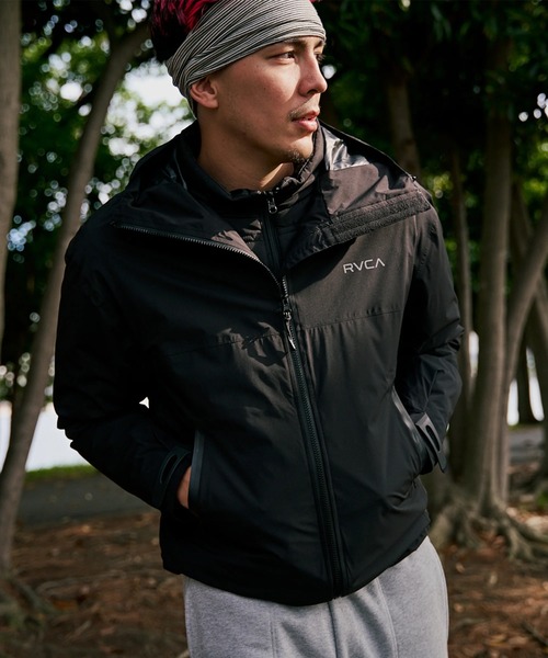 RVCA(ルーカ)の「RVCA メンズ 3LYERD JKT ジャケット 【2025年秋冬モデル】 @autumn/ルーカ撥水ナイロンマウンテンジャケット(マウンテンパーカー・メンズ・ブラック/ライトブルー/ブルー系その他・SMALL/MEDIUM/LARGE/X-LARGE)」の5枚目の写真