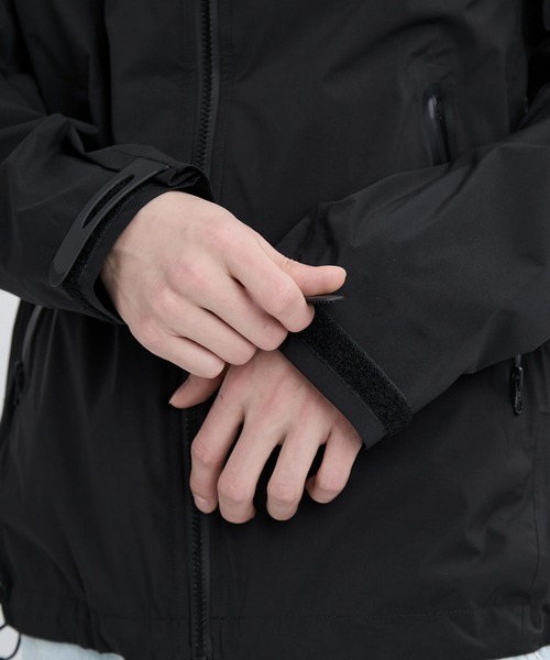 RVCA(ルーカ)の「RVCA メンズ 3LYERD JKT ジャケット 【2025年秋冬モデル】 @autumn/ルーカ撥水ナイロンマウンテンジャケット(マウンテンパーカー・メンズ・ブラック/ライトブルー/ブルー系その他・SMALL/MEDIUM/LARGE/X-LARGE)」の17枚目の写真