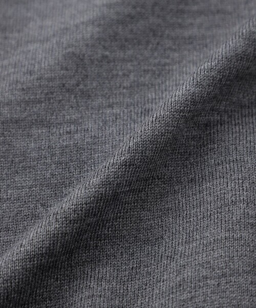 MACKINTOSH PHILOSOPHY（ﾏｯｷﾝﾄｯｼｭ ﾌｨﾛｿﾌｨｰ）の「ハイゲージ天竺 Vネックニットベスト（ベスト・メンズ・チャコールグレー/ブラック・42/40/38）」の4枚目の写真