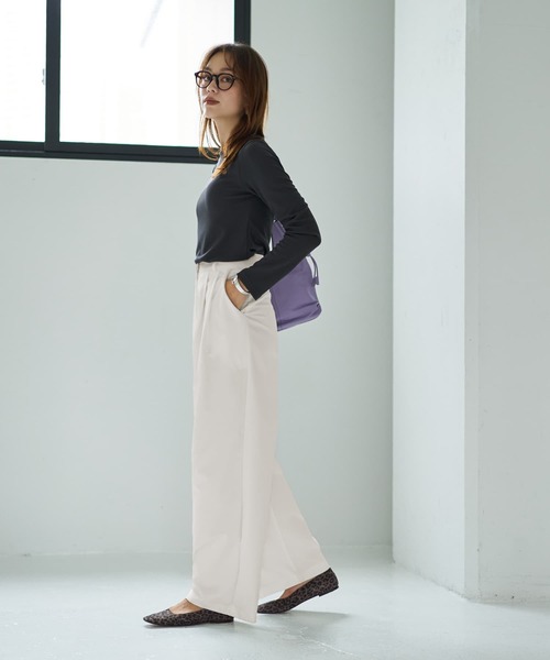 STYLE DELI（スタイルデリ）の「下に着るリブテレコ長袖カットソートップス（Tシャツ/カットソー・レディース・ホワイト/チャコールグレー/ブラック・MEDIUM）」の7枚目の写真