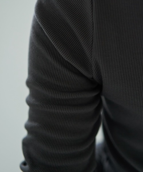 STYLE DELI（スタイルデリ）の「下に着るリブテレコ長袖カットソートップス（Tシャツ/カットソー・レディース・ホワイト/チャコールグレー/ブラック・MEDIUM）」の9枚目の写真