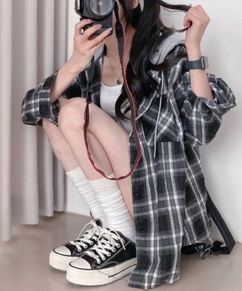 FUNdaysion(ファンデイション)の「フード付きチェックシャツ(Tシャツ/カットソー・レディース・ブラック/ブルー・M)」の6枚目の写真