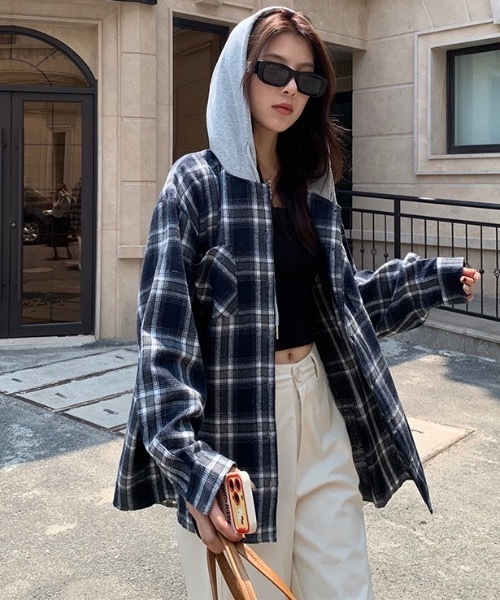 FUNdaysion(ファンデイション)の「フード付きチェックシャツ(Tシャツ/カットソー・レディース・ブラック/ブルー・M)」の10枚目の写真