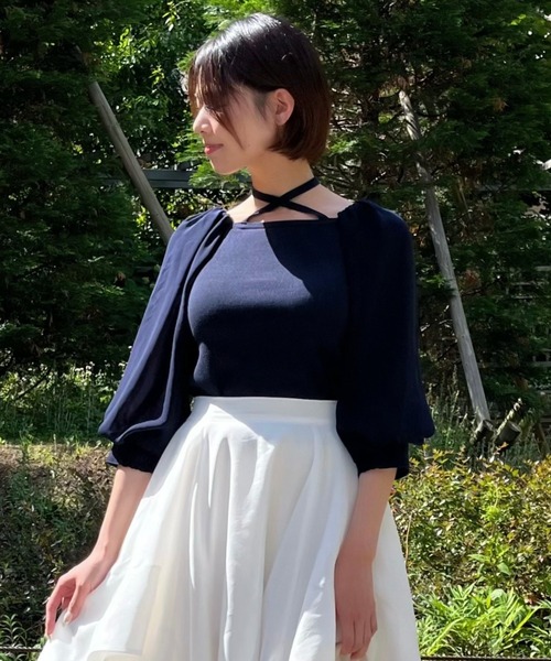 AND COUTURE(アンドクチュール)の「7分袖ホルターリボンニットプルオーバー(ニット/セーター・レディース・ブラック/アイボリー/ネイビー・FREE)」の3枚目の写真