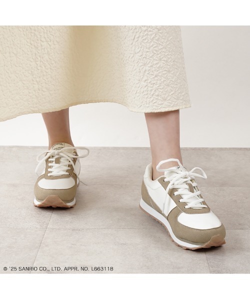 sanrio（サンリオ）の「sanrio/サンリオ レトロ スニーカー 「ハローキティ、マイメロディ、シナモロール、クロミ」（スニーカー・レディース・ブラック/グレー/ネイビー/ベージュ/イエロー・23.0cm/23.5cm/24.0cm/24.5cm/22.5cm）」の6枚目の写真