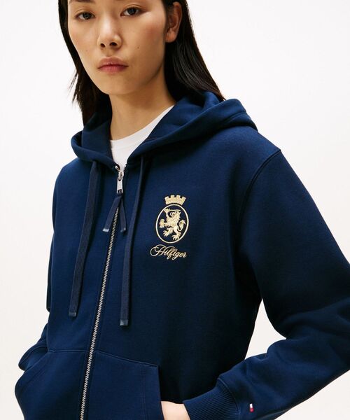 TOMMY HILFIGER（トミーヒルフィガー）の「ゴールドクレストテリージップスルーパーカー（スウェット・レディース・バーガンディー/ネイビー・MEDIUM/SMALL/X-SMALL）」の3枚目の写真