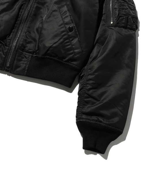 Valley Apparel(バレーアパレル)の「レディース MA-1 ショートナイロンジャケット(ミリタリージャケット・レディース・ブラック/アイボリー・MEDIUM/SMALL)」の6枚目の写真