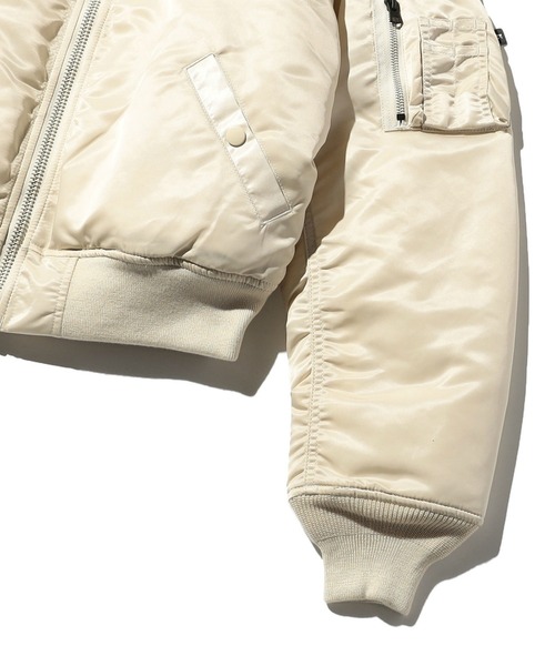 Valley Apparel(バレーアパレル)の「レディース MA-1 ショートナイロンジャケット(ミリタリージャケット・レディース・ブラック/アイボリー・MEDIUM/SMALL)」の12枚目の写真