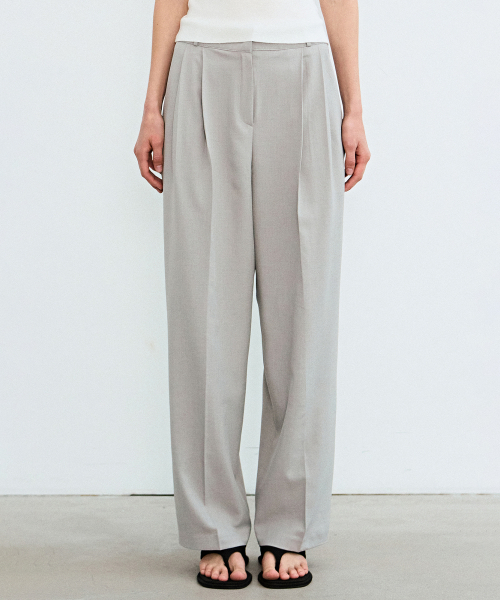 NICK&NICOLE(ニックアンドニコール)の「MINIMAL LONG PINTUCK SLACKS_GRAY(スラックス・レディース・その他・SMALL/MEDIUM/LARGE)」の1枚目の写真