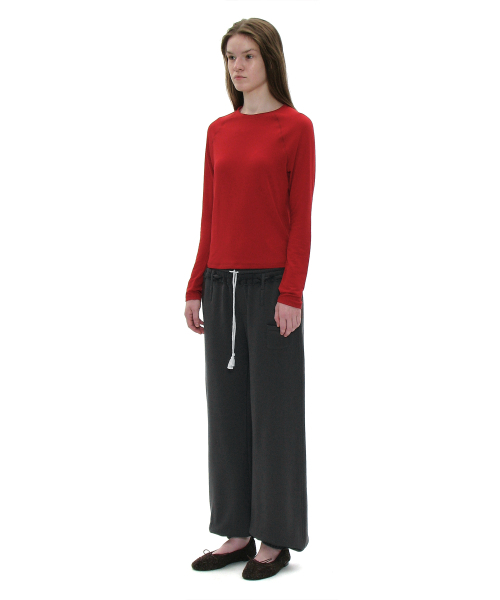 PARTIMENTO WOMEN(パルティメントウィメン)の「PWC シア レグラン ロングスリーブ Tシャツ_ディープレッド(Tシャツ/カットソー・レディース・その他・LARGE/SMALL/MEDIUM)」の2枚目の写真