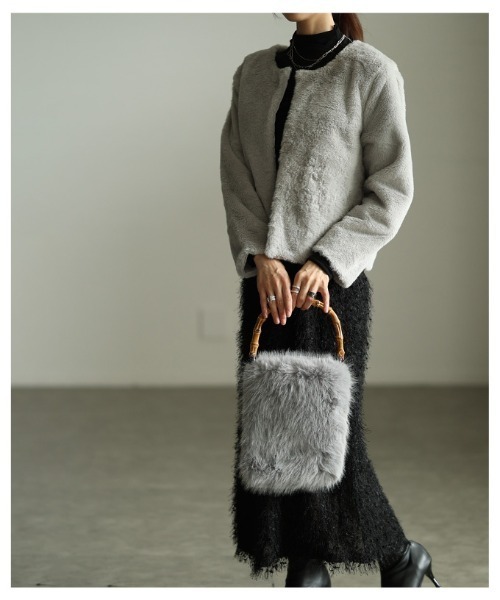 Sawa a la mode(サワアラモード)の「フェイクファースクエアハンドバッグ(ハンドバッグ・レディース・ベージュ/ピンク/グレー・FREE)」の13枚目の写真
