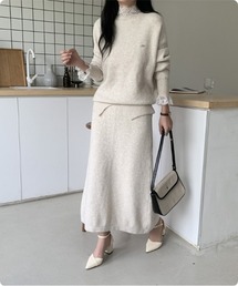 I.O.E（アイオイ）の「レースタッチ・ソフトニットセットアップ（ワンピース）」