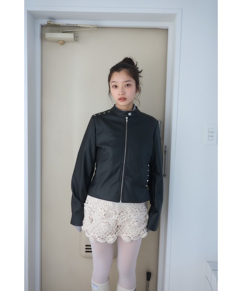 Smyeon(スミョン)の「heartmotif studs rider's jacket/ハートスタッズライダースジャケット(ライダースジャケット・レディース・イエロー/ブラック・FREE)」の3枚目の写真