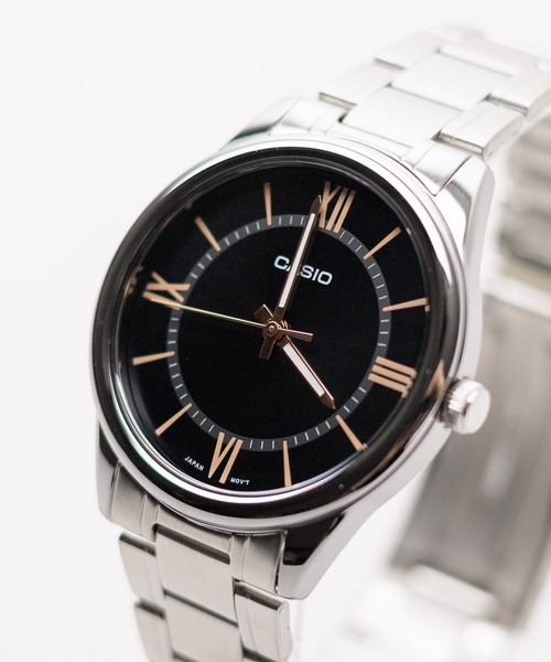 CASIO（カシオ）の「/CASIO（カシオ）/STANDARD　MENS　ROUND　METAL　BAND（アナログ腕時計・メンズ・シルバー系その他/ブラック/ブルー/シルバー/ブラック系その他/ブラック系その他2/シルバー系その他2/ブルー系その他・FREE）」の2枚目の写真