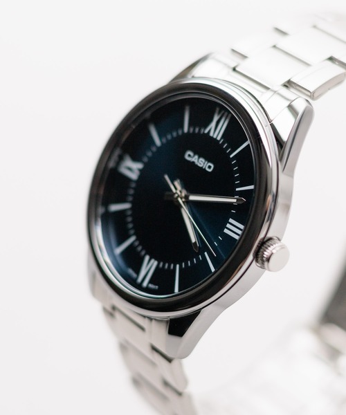 CASIO（カシオ）の「/CASIO（カシオ）/STANDARD　MENS　ROUND　METAL　BAND（アナログ腕時計・メンズ・シルバー系その他/ブラック/ブルー/シルバー/ブラック系その他/ブラック系その他2/シルバー系その他2/ブルー系その他・FREE）」の5枚目の写真