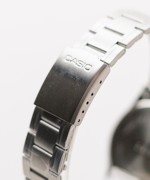 CASIO（カシオ）の「/CASIO（カシオ）/STANDARD　MENS　ROUND　METAL　BAND（アナログ腕時計・メンズ・シルバー系その他/ブラック/ブルー/シルバー/ブラック系その他/ブラック系その他2/シルバー系その他2/ブルー系その他・FREE）」の9枚目の写真
