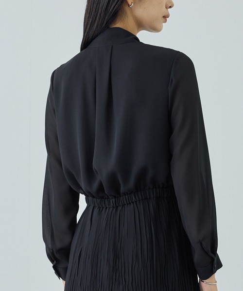 ROPE'（ロペ）の「ジョーゼットシフォンプリーツワンピース/26SS（ワンピース・レディース・ベージュ/ネイビー/ワイン・36/38）」の14枚目の写真