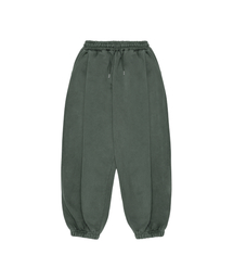 S'EST（エスイーエスティー）の「ピグメントウォッシングサイドツーピンタックジョガーパンツ - カーキ（スウェットパンツ）」