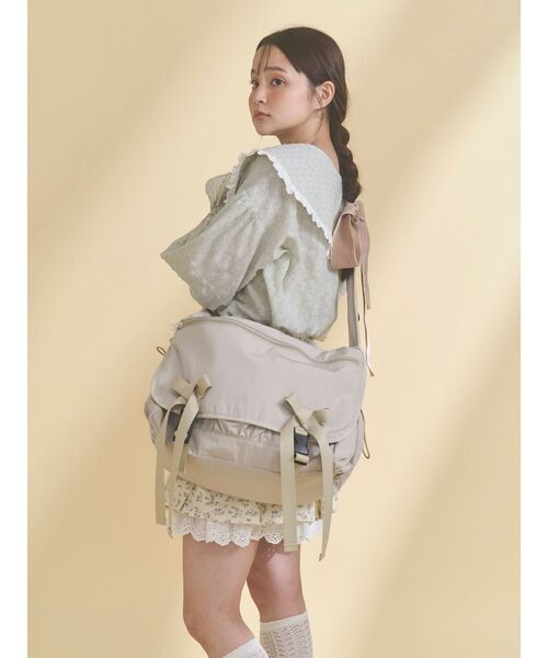 merry jenny（メリージェニー）の「ribbon messenger bag（メッセンジャーバッグ・レディース・ベージュ/ライトグレー/ブラック・FREE）」の13枚目の写真